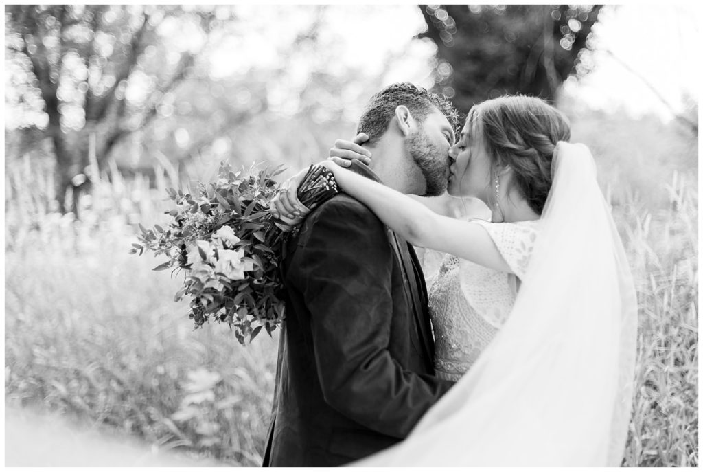 Dreamy, light & airy small-town Wisconsin wedding - Knoxville, TN photographer.