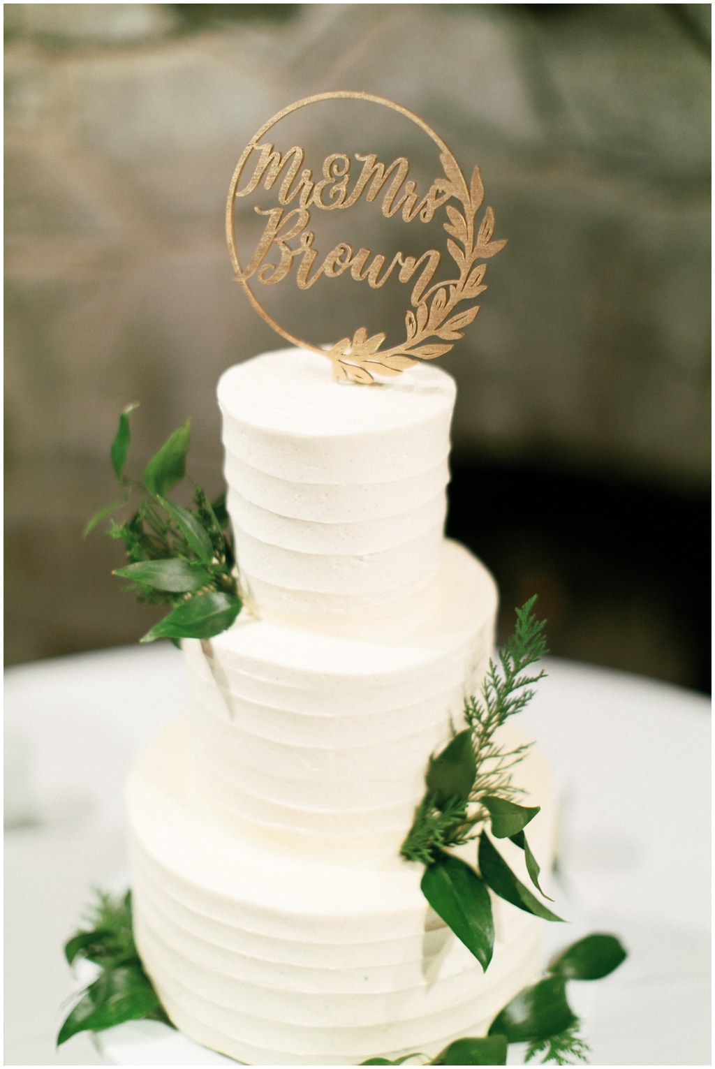 Simple elegant wedding cake - Holly Michon Photography