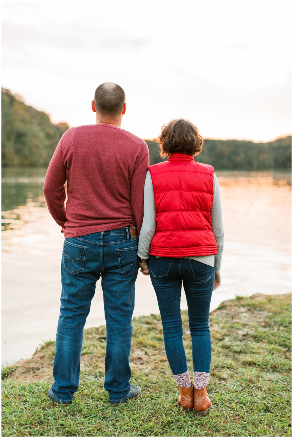 Cozy fall anniversary portraits at Melton Hill Park along the Clinch River 
