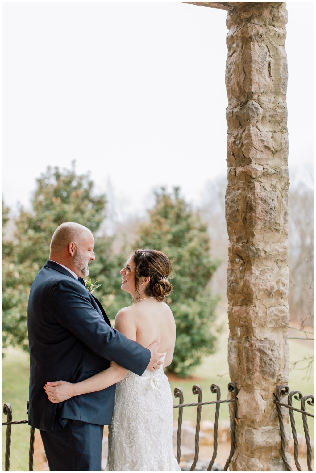 Winter wedding in east TN at Chateau Selah. Image by Holly Michon Photography.
