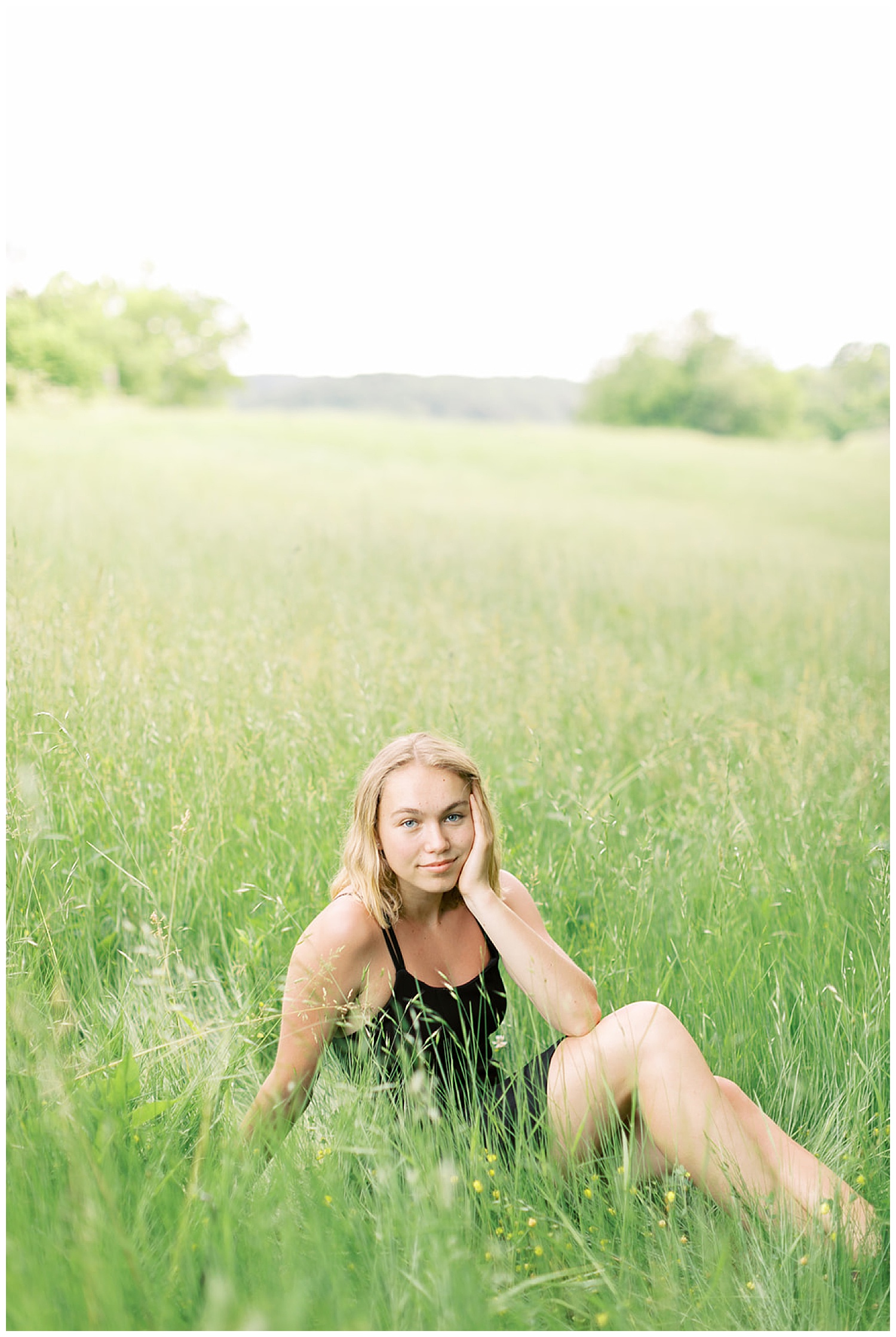 Sweet, organic outdoor high school senior session in East Tennessee, by Holly Michon Photography.