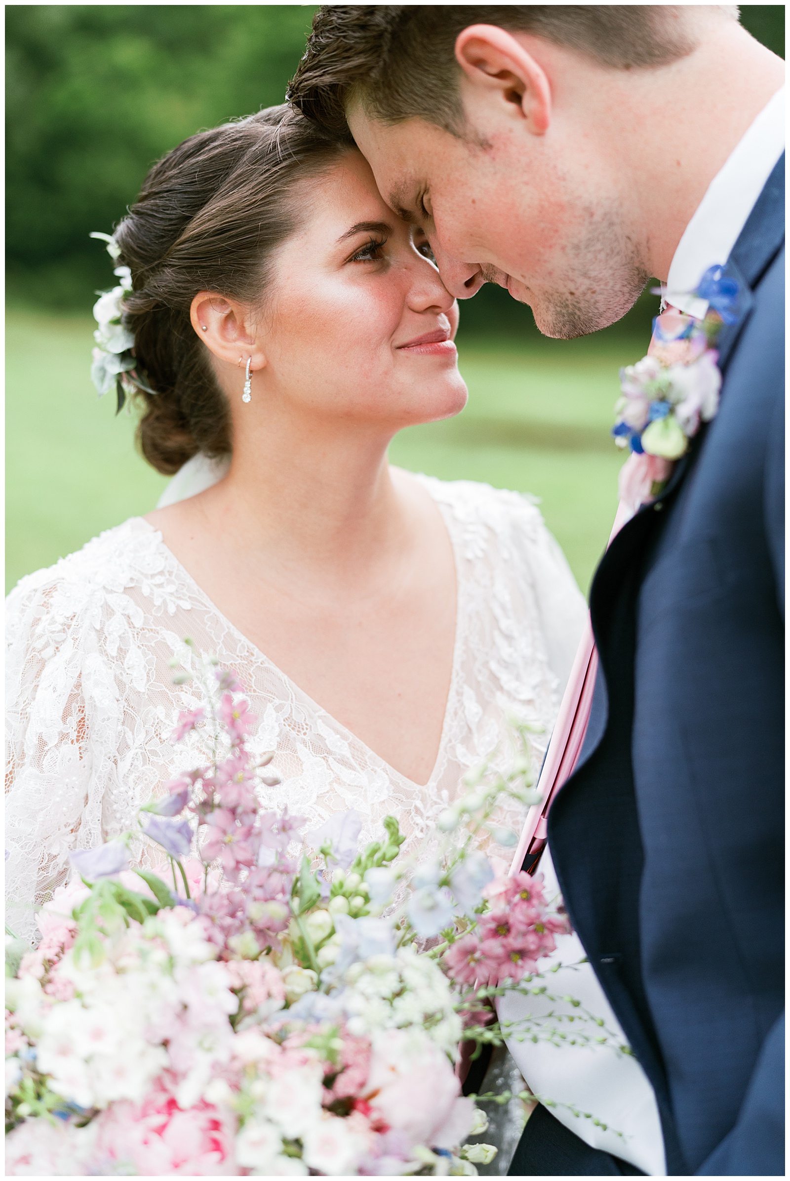 small intimate wedding in the countryside of East Tennessee. Photos by Holly Michon Photography