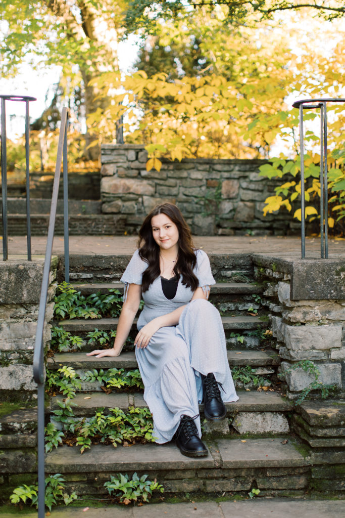 High school senior session in the fall at Knoxville Botanical Gardens 