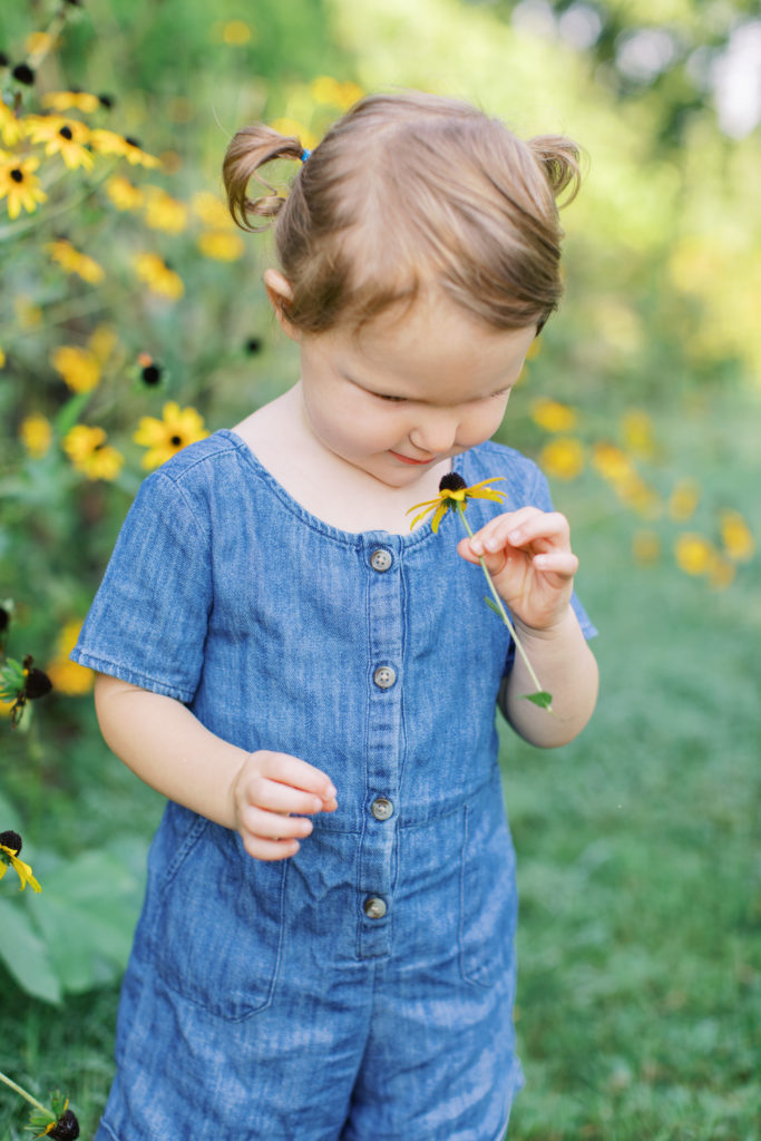 Charming quaint Knoxville family session at Knoxville Botanical Gardens