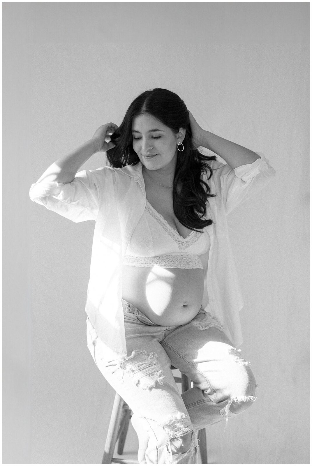 Pregnant mom poses during editorial Knoxville maternity session.