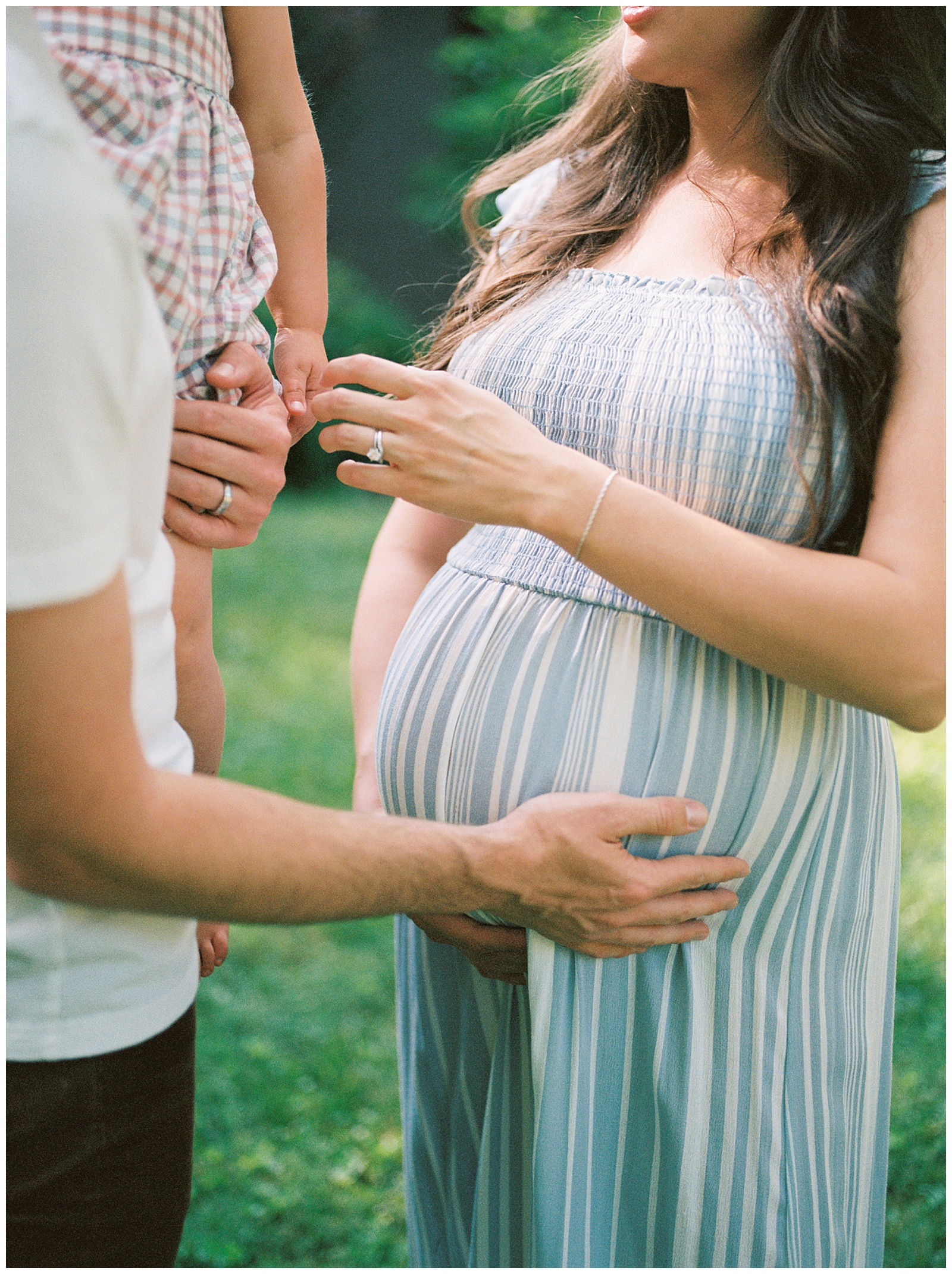 Detailed image of baby bump for knoxville maternity session