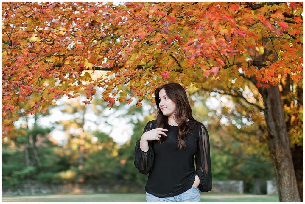 Senior session photographed in Knoxville TN at the Knoxville Botanical Gardens by Holly Michon Photography.