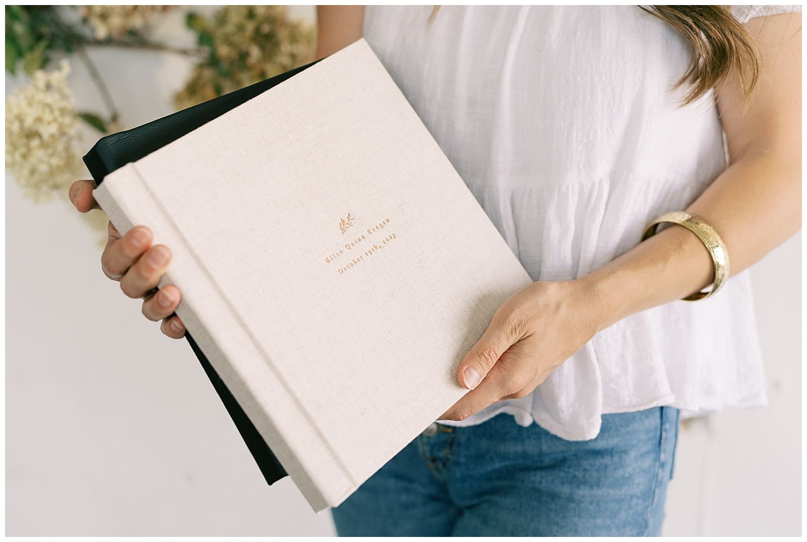 Knoxville family and newborn photographer providing a full service experience with custom framing, albums and prints. 