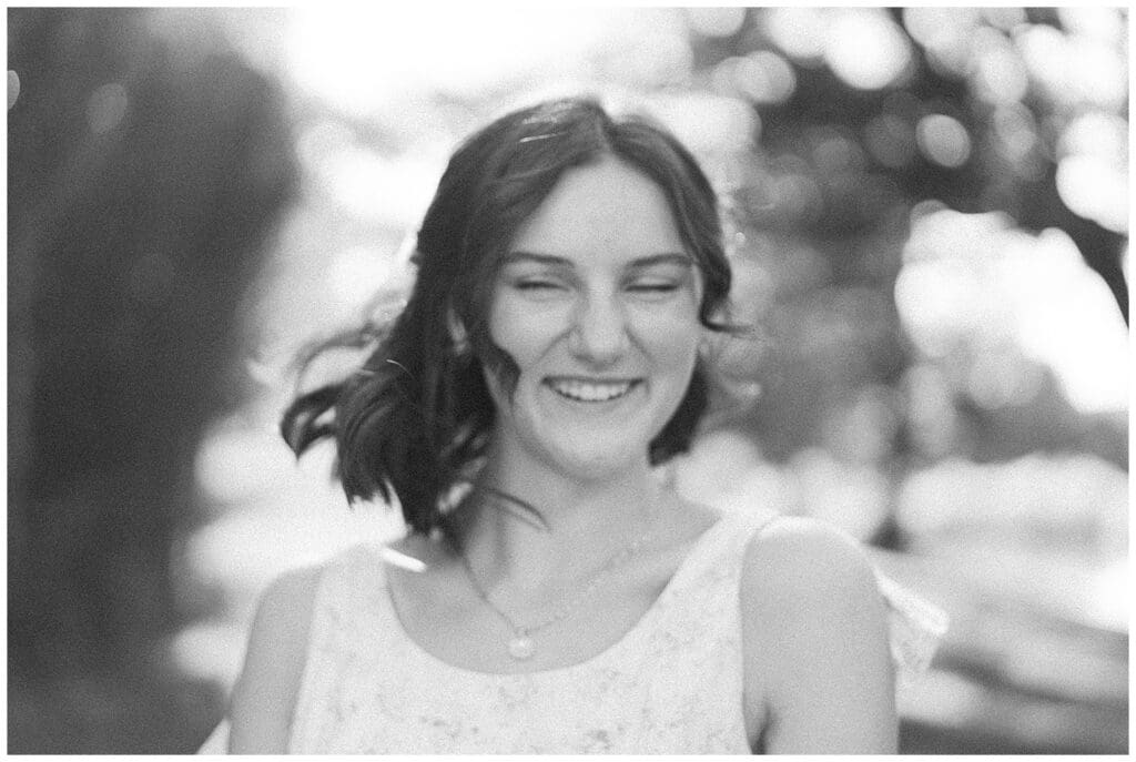 Fun and warm spring senior session in Knoxville at Victor Ashe Park by Holly Michon Photography