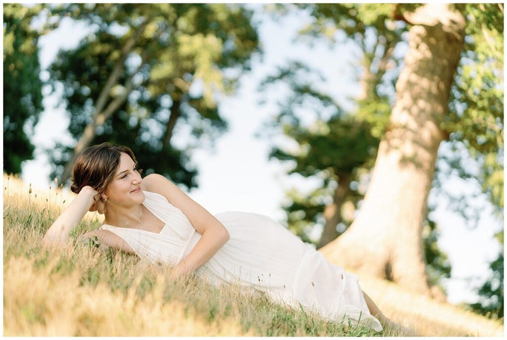 Knoxville senior session in the warm golden light of spring photographed by Holly Michon Photography.